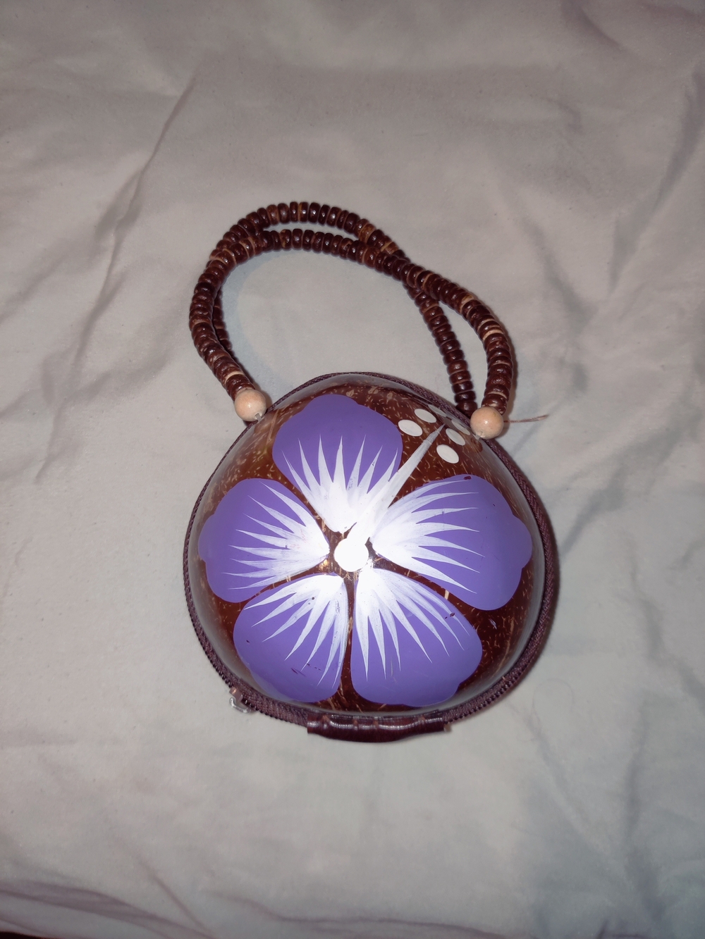 Adorable Vintage Coconut Purse,  Handbag (Missing zip but still zips & has tare)